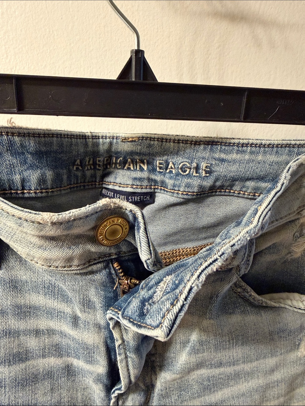 American Eagle Outfitters Light Blue Ripped Skinny Jeans - Picture 3 of 9